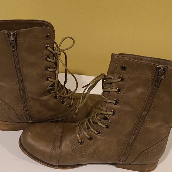 Madden Girl Combat boots sz 8 - Picture 4 of 5